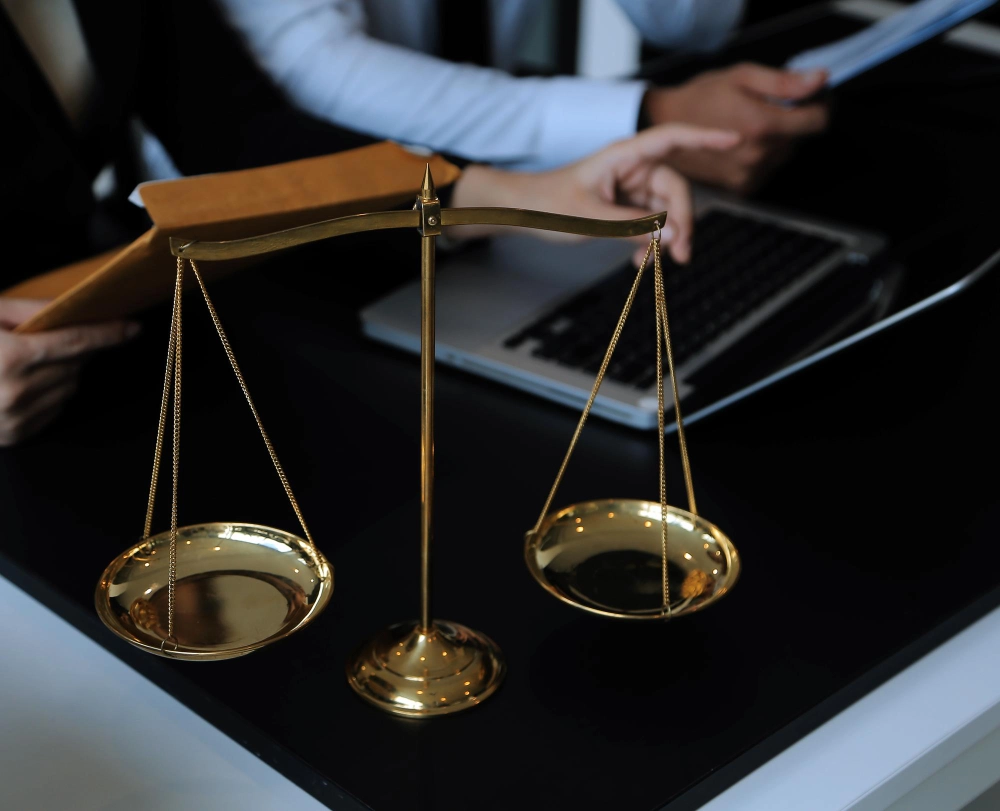 Justiça concede liminares em dois casos individuais de bancários do BB atingidos por descomissionamentos no MAD