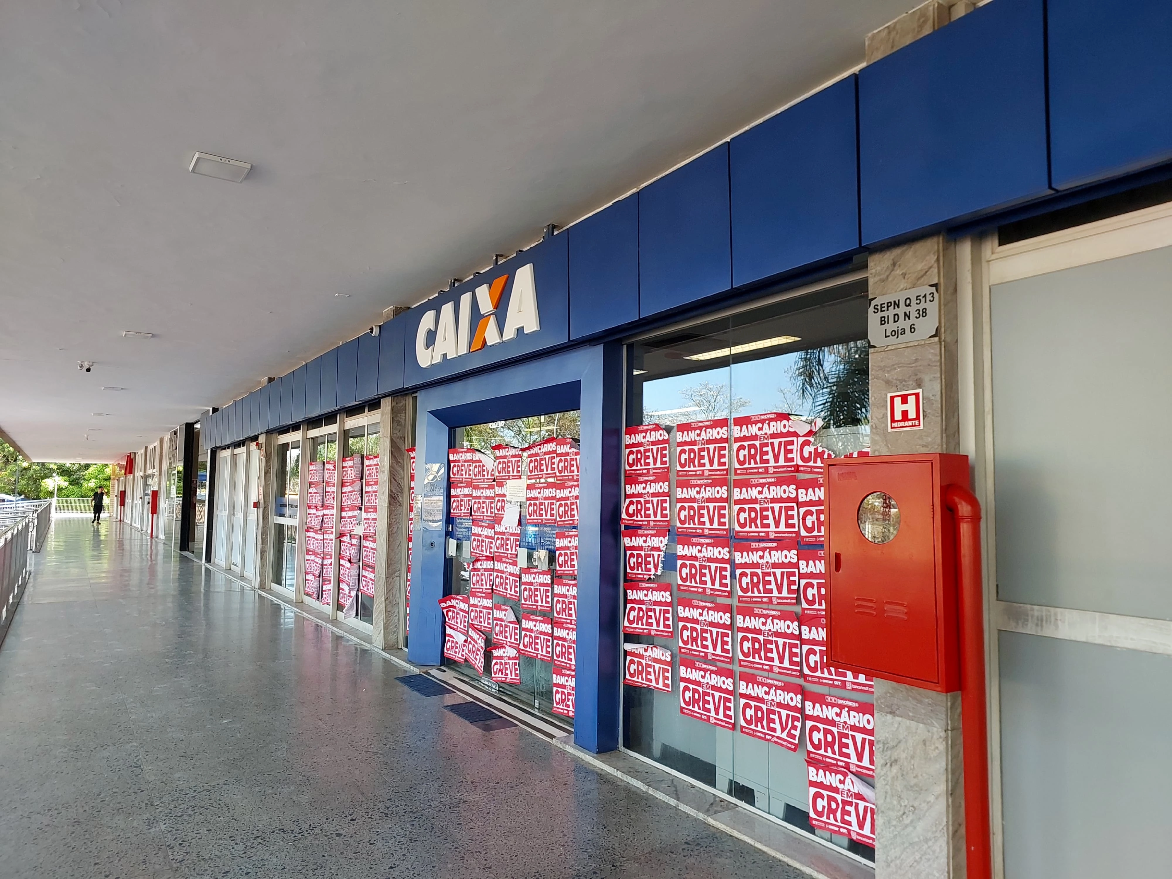 Greve na Caixa segue firme após liminar