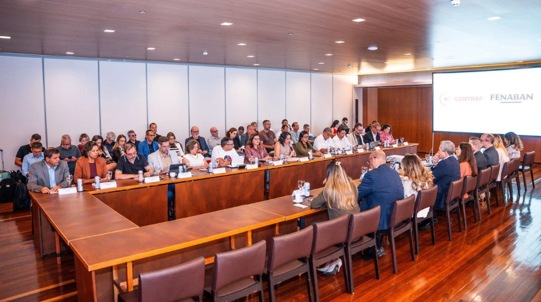 Movimento sindical propõe, e Fenaban aceita negociar cláusulas sobre gestão ética de tecnologia na relação de trabalho