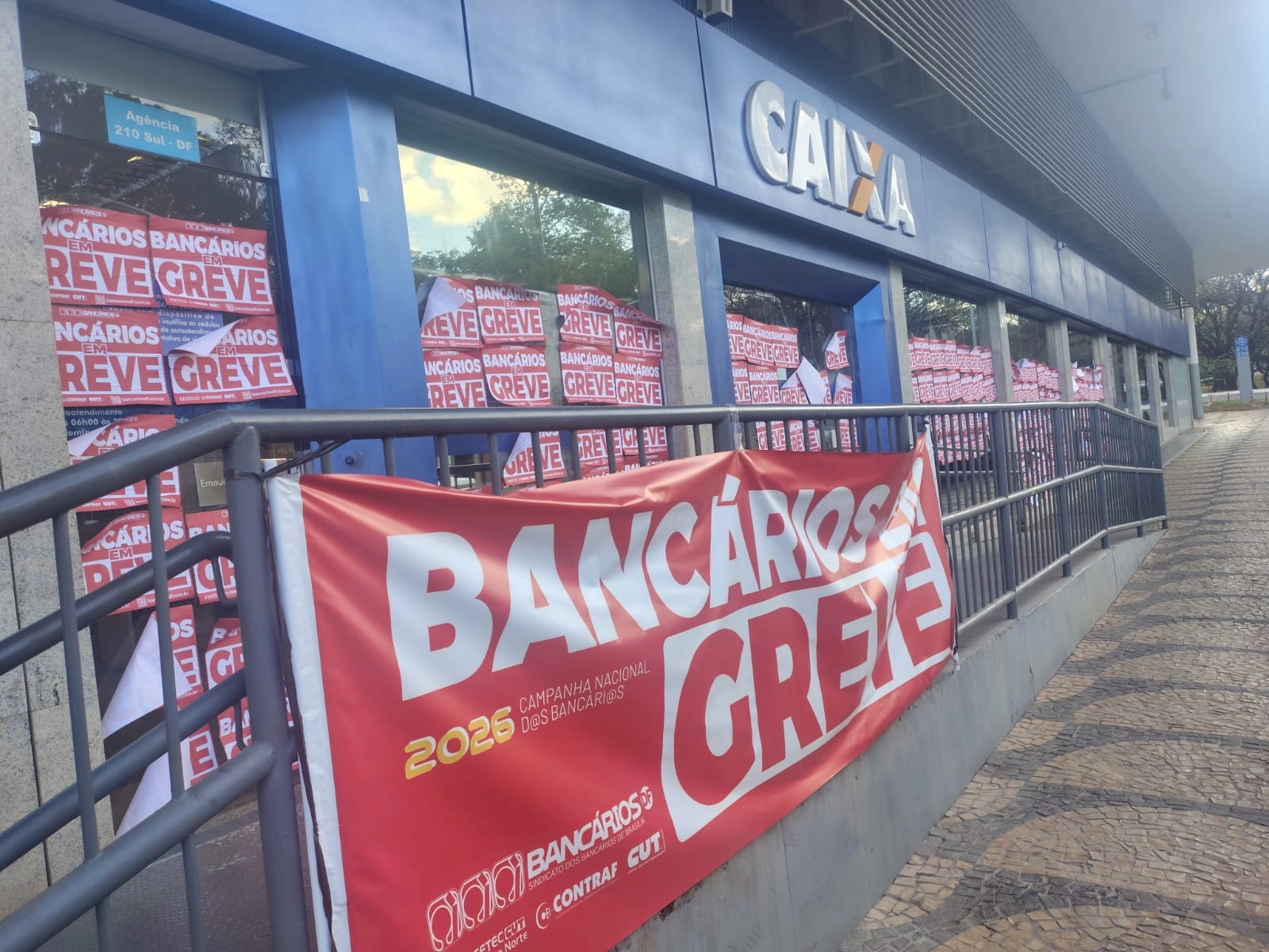 Pressão da greve leva Caixa a marcar negociação para esta quarta (16); tem ato no Matriz 2
