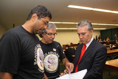 entrega_magela.jpg entrega_magela.jpg