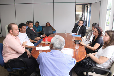 negociadora_da_caixa_finge_surpresa.jpg negociadora_da_caixa_finge_surpresa.jpg