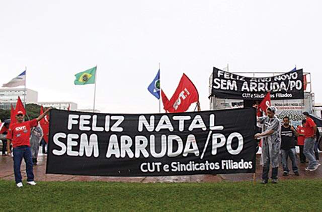 manifestacaoforaarruda1.jpg