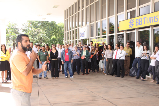 23032011-Eduardo_Arujo_-Manifestao_6_Hs_BB_-Sde_ll-FG_3