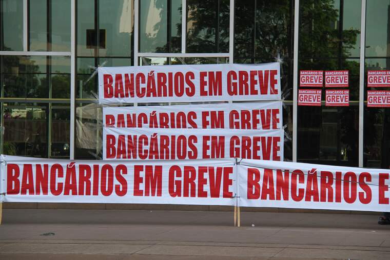 28092011-Greve_Garagem_BB_Sede_l_-FotosGuina_34