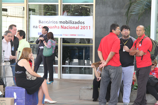 CEDOC-19092011_Manifestao_BB_Cebolo_-_fotosGuina.A-02.001_16