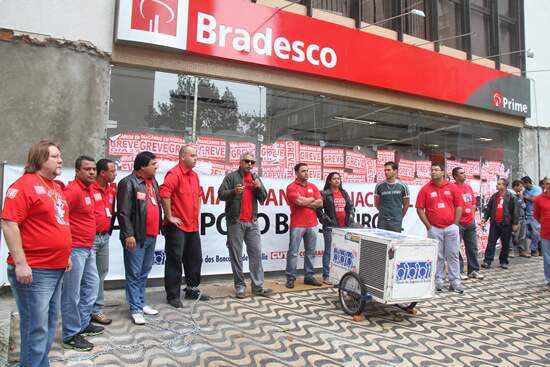 10102011-Assemblia_Bradesco_-FotosGuina_95