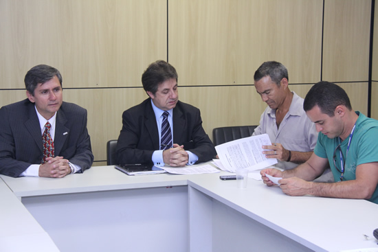 17102011-Assinatura_Pr_acordo_-BRB_-FG_49