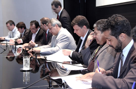 24102011-assinatura_acordo_banco_do_brasil-FotosGuina_157