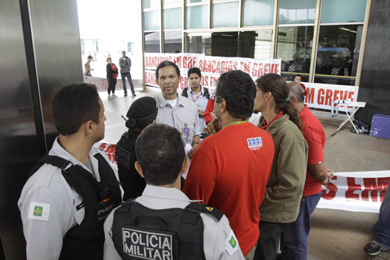 CEDOC-04102011_Greve_BB_e_Bradesco_-_fotos_augusto_coelho.A-06.005_78