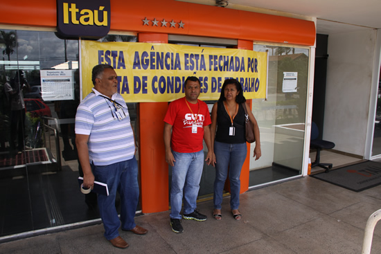 CEDOC-06122011-Ag._Itau_em_reforma_Fechada_SIA_-_foto_Jefferson_Junior_22