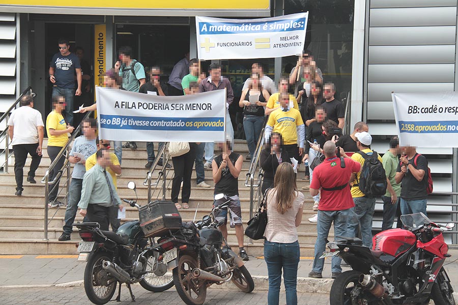 22042013-Manifestação Aprovados BB Ag 504 n fotosGuina 173