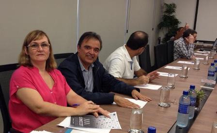 Fernando Neiva e Rita Serrano na reunião na sede da Fenae, em Brasília
