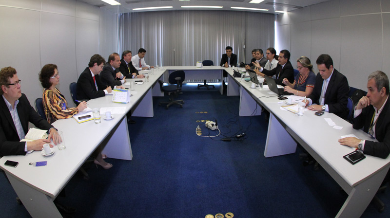 Reunião realizada em Brasília antecipa negociação da Campanha Nacional 2014