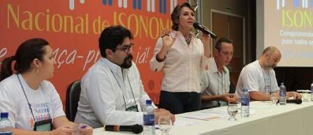 Crédito: Fenae - Deputada federal divulga Nota de Repúdio e reforça luta dos bancários